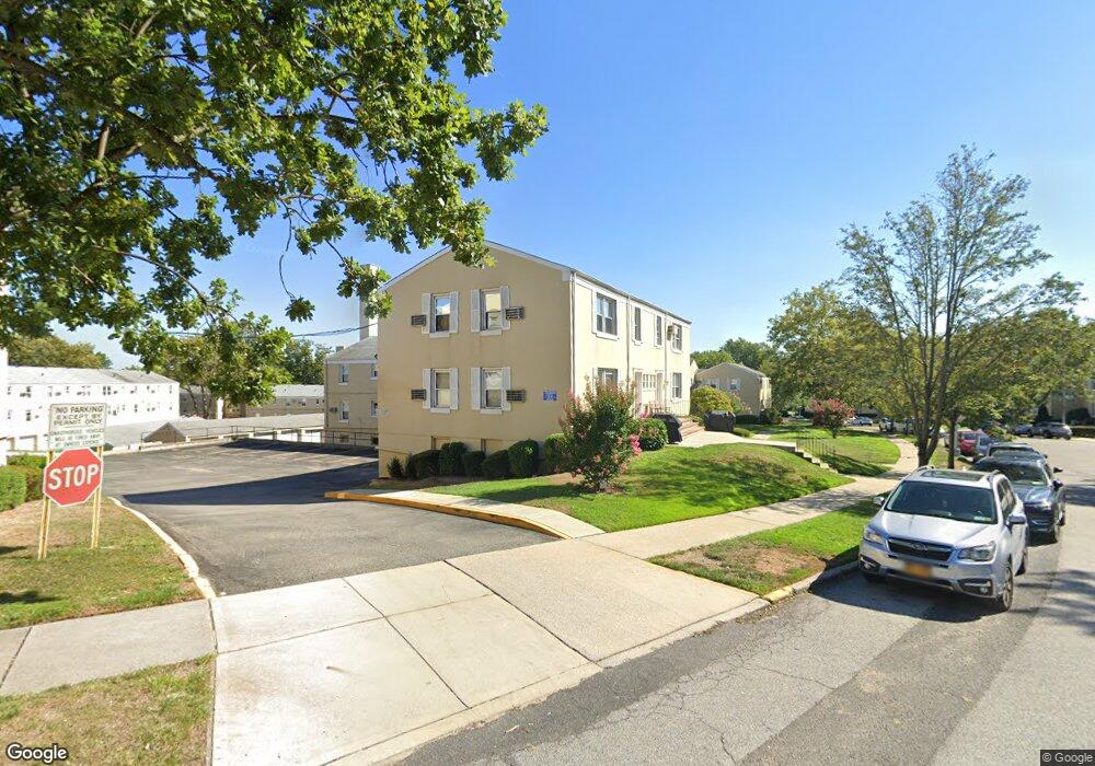 71-23 252 St unit 190A, Bellerose, NY 11426 - photo 1