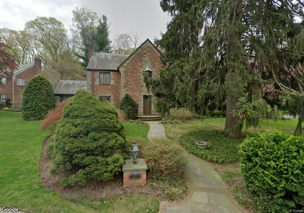 140 Chapel Rd, Manhasset, NY 11030 - photo 1