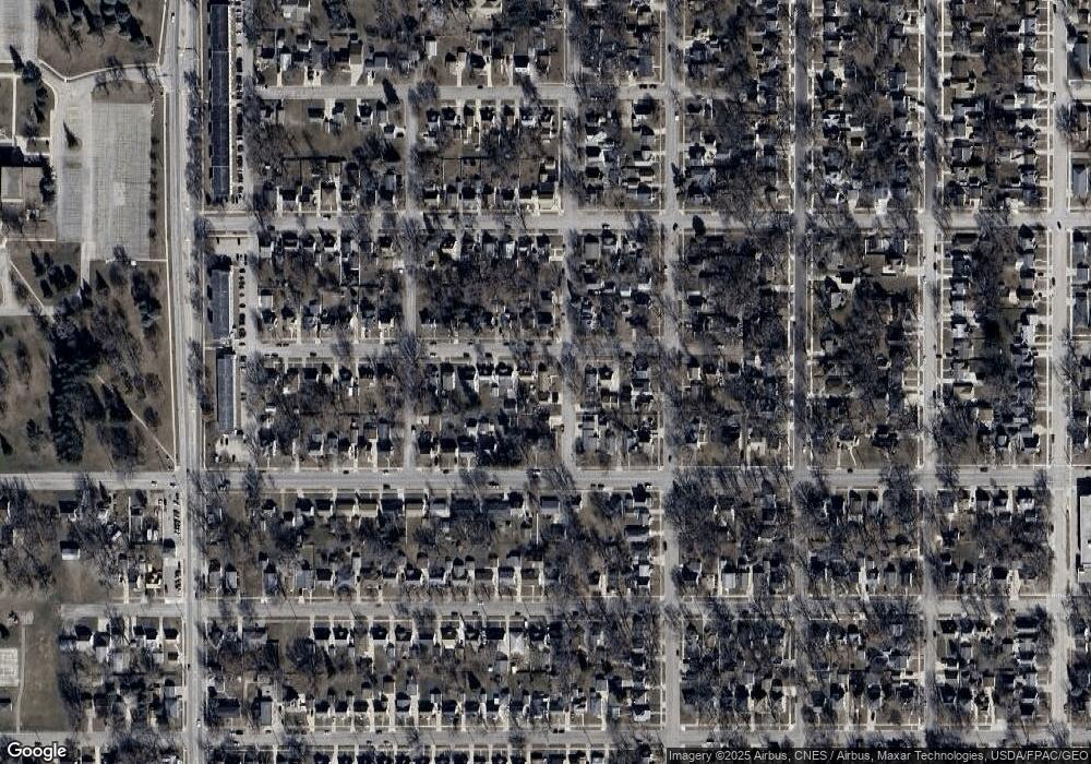 911 12th St NW, Austin, MN 55912 - photo 1