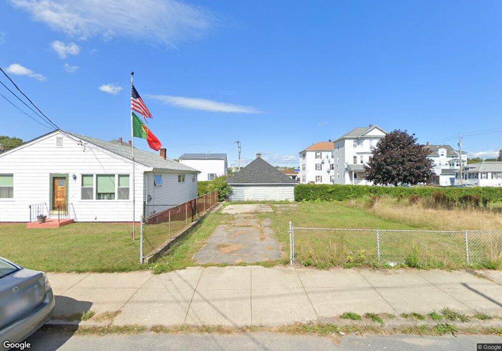 55 Laurel St, Fall River, MA 02724 - photo 1