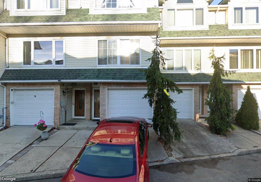 36 Woodcutters Ln, Staten Island, NY 10306 - photo 1