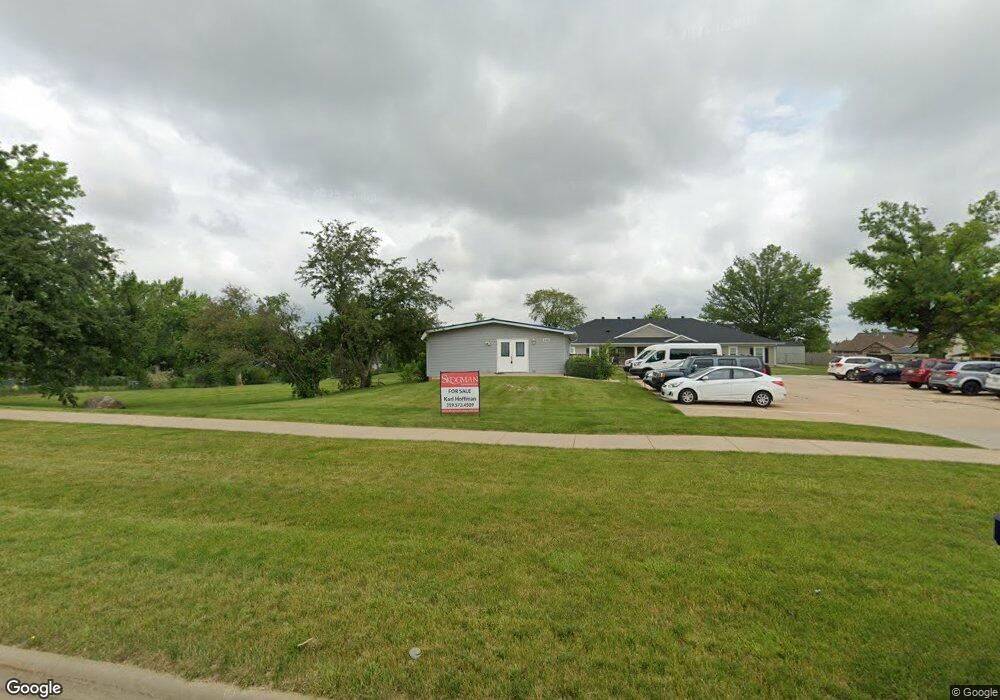 2700 33rd Ave SW, Cedar Rapids, IA 52404 - photo 1