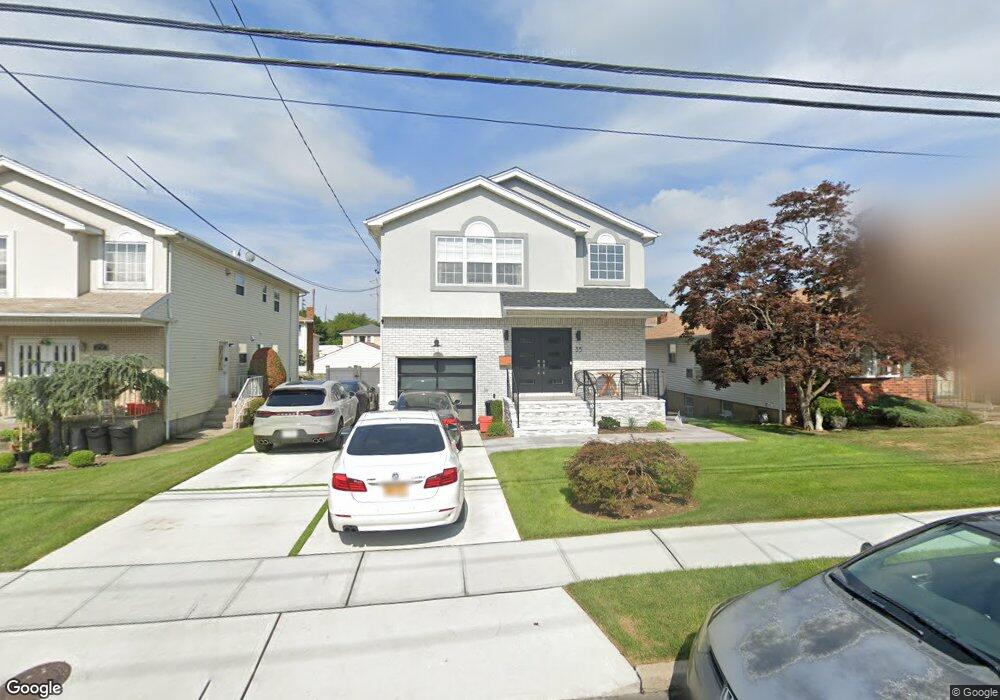 35 Barrymore Blvd, Franklin Square, NY 11010 - photo 1