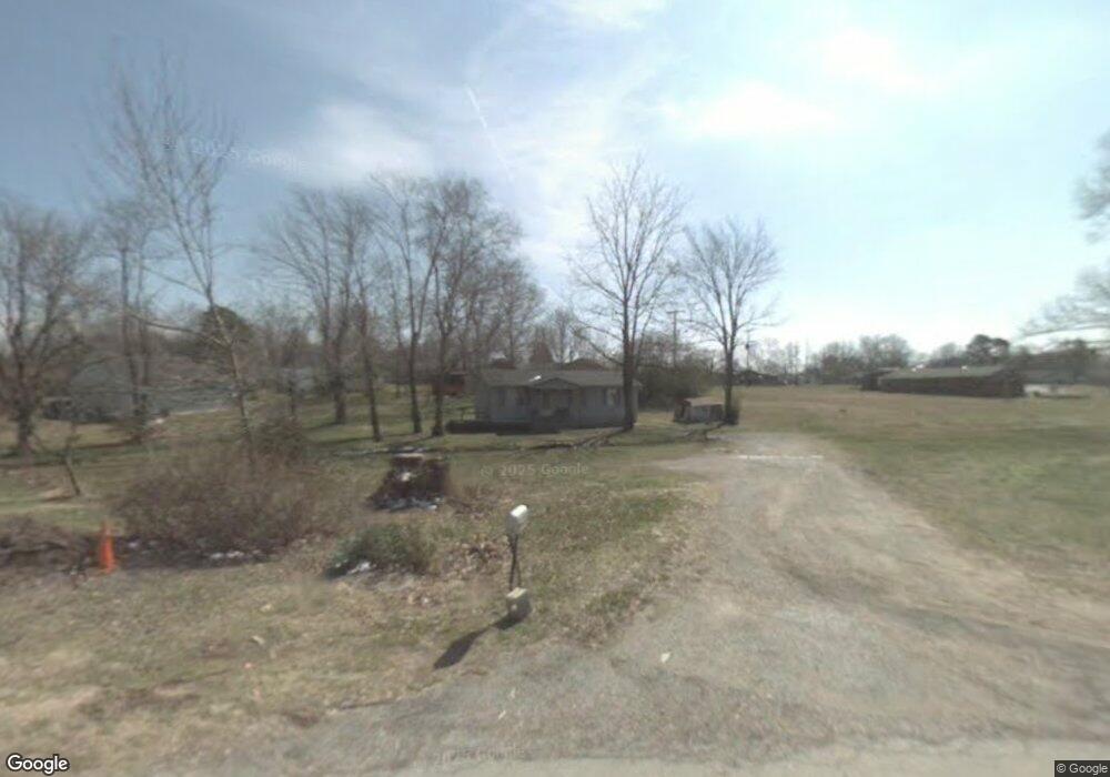 621 Maple St, Manchester, TN 37355 - photo 1