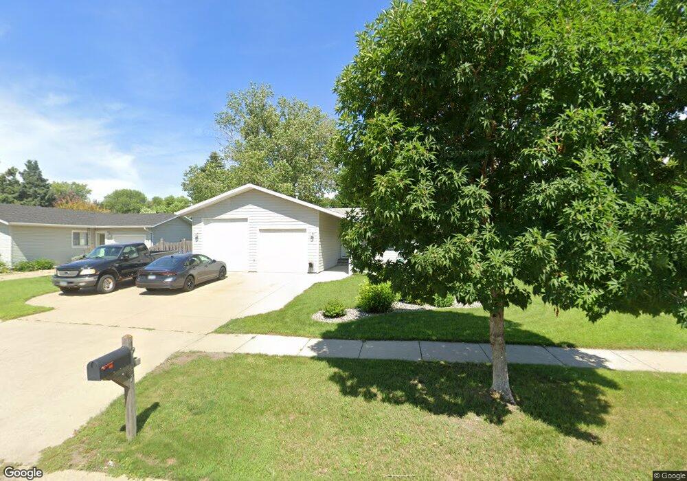 1807 Park Blvd S, Fargo, ND 58103 - photo 1