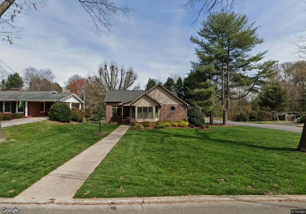 302 Magnolia St, Statesville, NC 28677 - photo 1