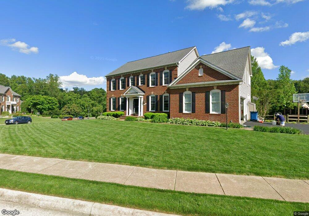 4921 Berkshire Woods Dr, Fairfax, VA 22030 - photo 1