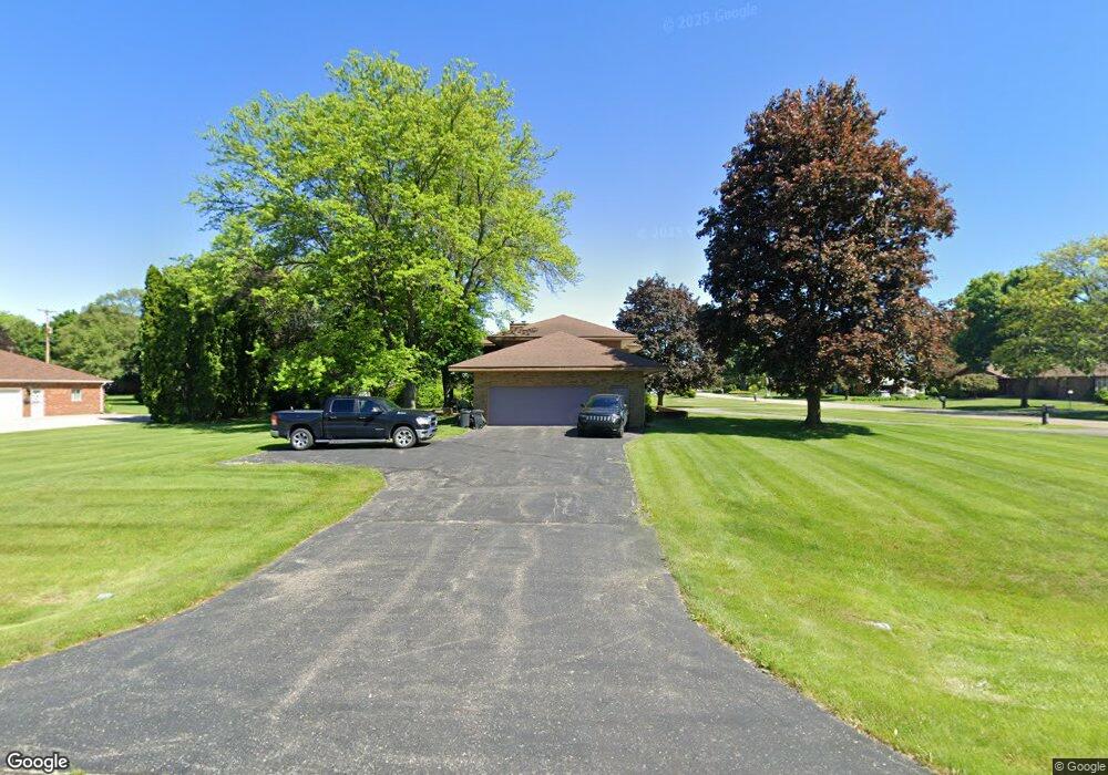 1181 Woodkrest Dr unit Bldg-Unit, Flint, MI 48532 - photo 1