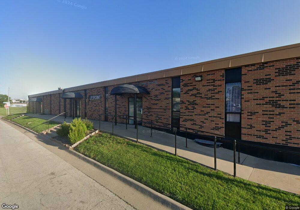 200 SW 30th St, Topeka, KS 66611 - photo 1