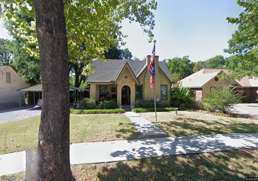 708 E 9th St, Bonham, TX 75418 - photo 1