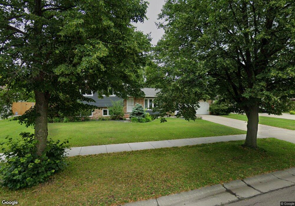 3413 Maple St N, Fargo, ND 58102 - photo 1