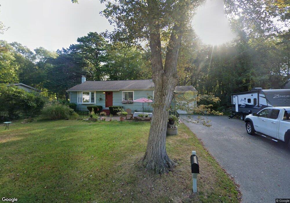 8 Stone Ct, Gales Ferry, CT 06335 - photo 1