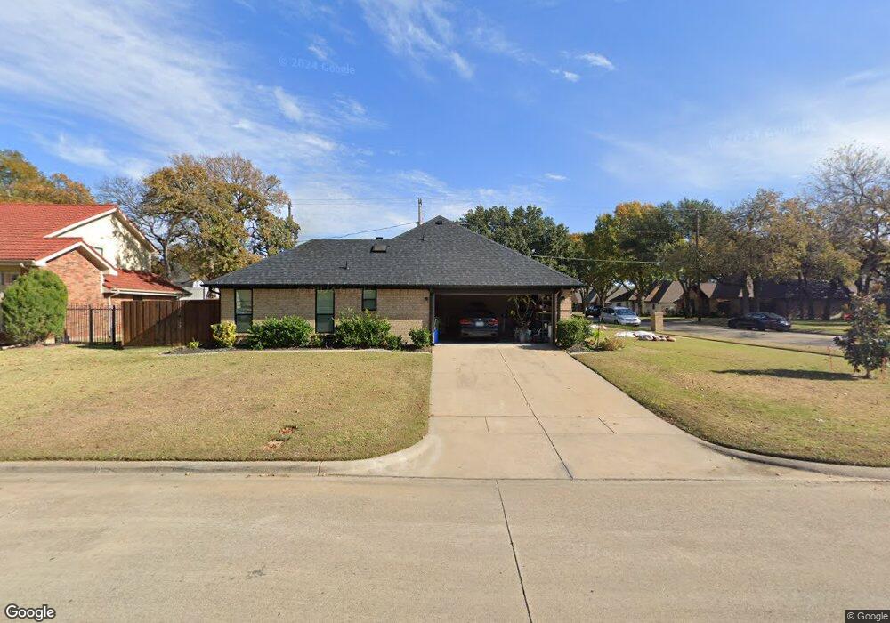 628 Evergreen Dr, Hurst, TX 76054 - photo 1