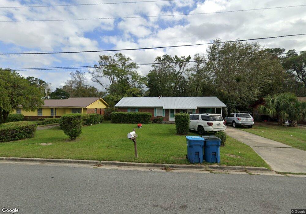 2716 Gordon St, Brunswick, GA 31520 - photo 1