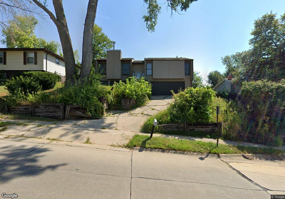 351 Wiley Blvd NW, Cedar Rapids, IA 52405 - photo 1