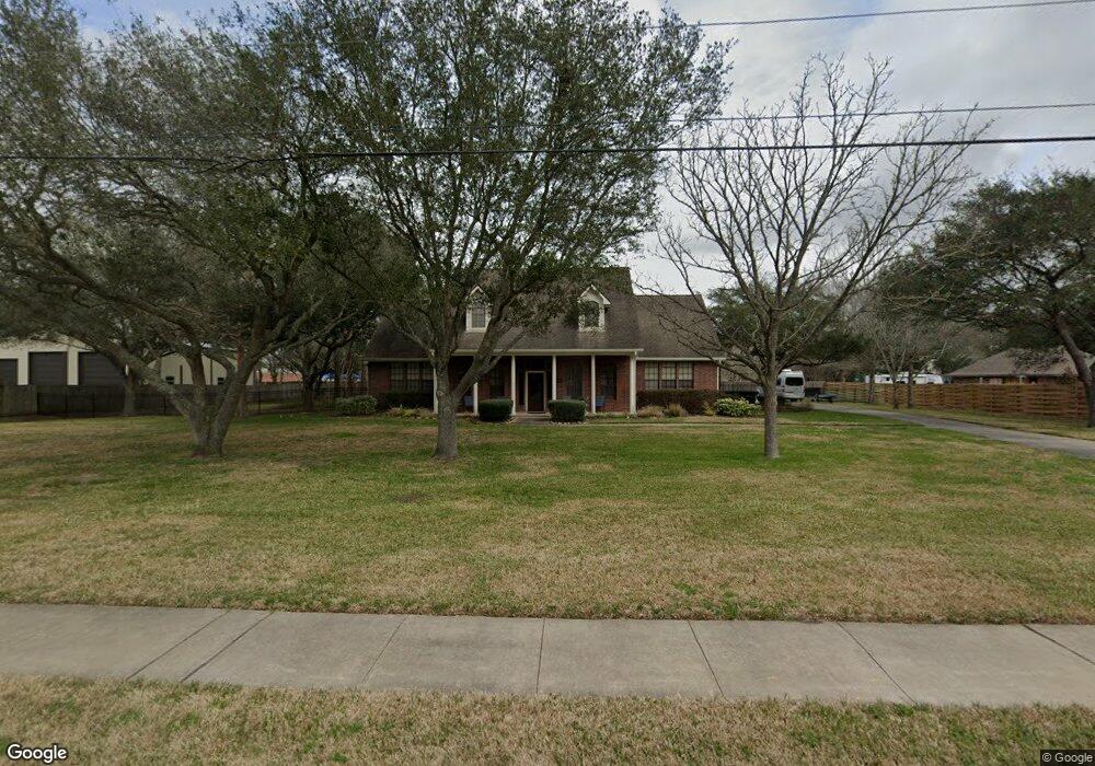 1303 Sunset Dr, Friendswood, TX 77546 - photo 1