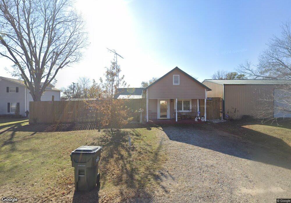 207 E Smith St, Henryetta, OK 74437 - photo 1