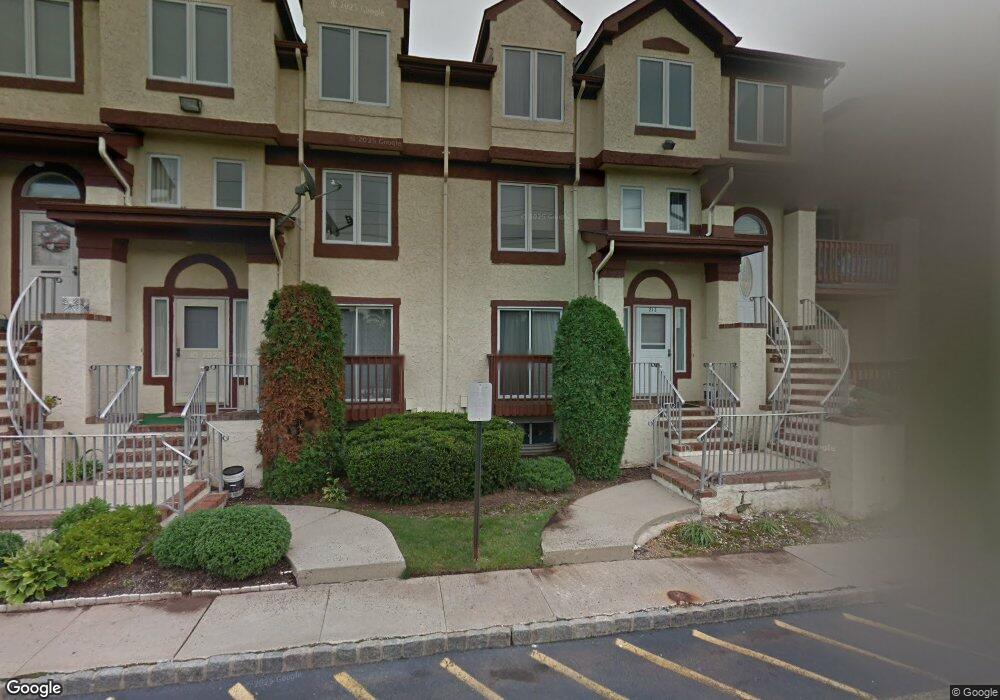 206 Michaels Ct, Woodbridge, NJ 07095 - photo 1