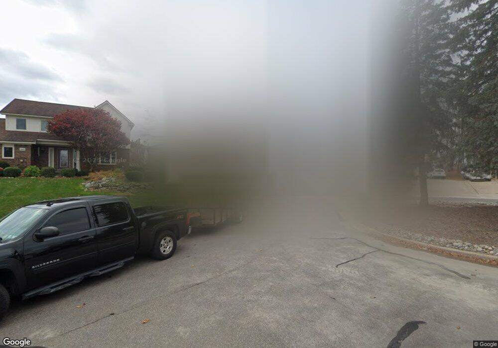 4457 Woodridge Ct, Waterford, MI 48328 - photo 1