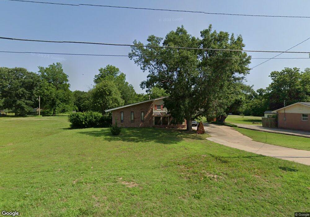 830 E 9th St, Cushing, OK 74023 - photo 1