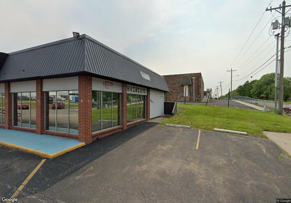 901 SW 37th St, Topeka, KS 66611 - photo 1