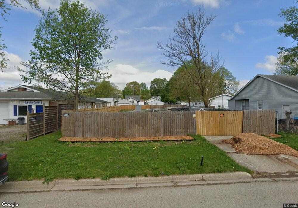 527 N Sangamon St, Lincoln, IL 62656 - photo 1