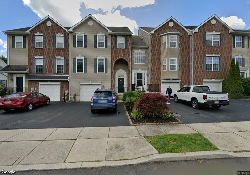 5619 Spring Ridge Dr W, Macungie, PA 18062 - photo 1