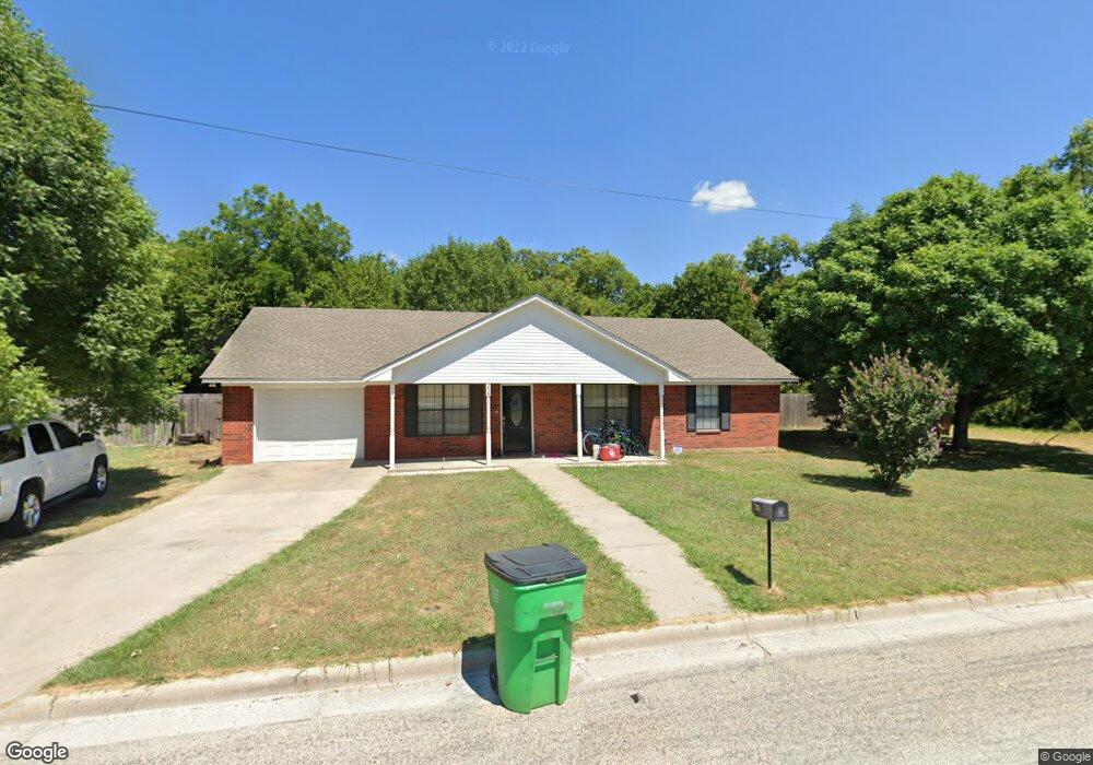 206 Fair Ave, Gainesville, TX 76240 - photo 1
