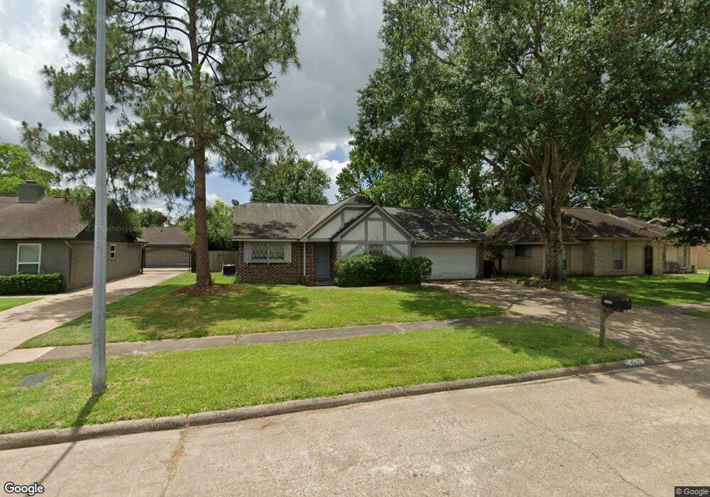 4015 Saratoga Dr, Houston, TX 77088 - photo 1