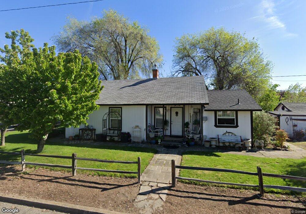 612 Maple St, Central Point, OR 97502 - photo 1