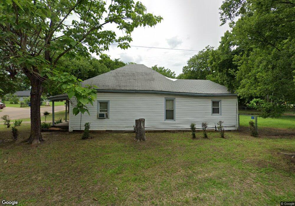 708 E Martin Luther King Dr, Ennis, TX 75119 - photo 1