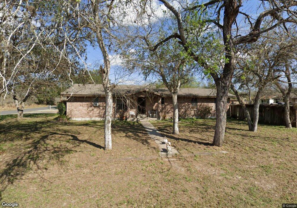 609 W Inez St, Beeville, TX 78102 - photo 1