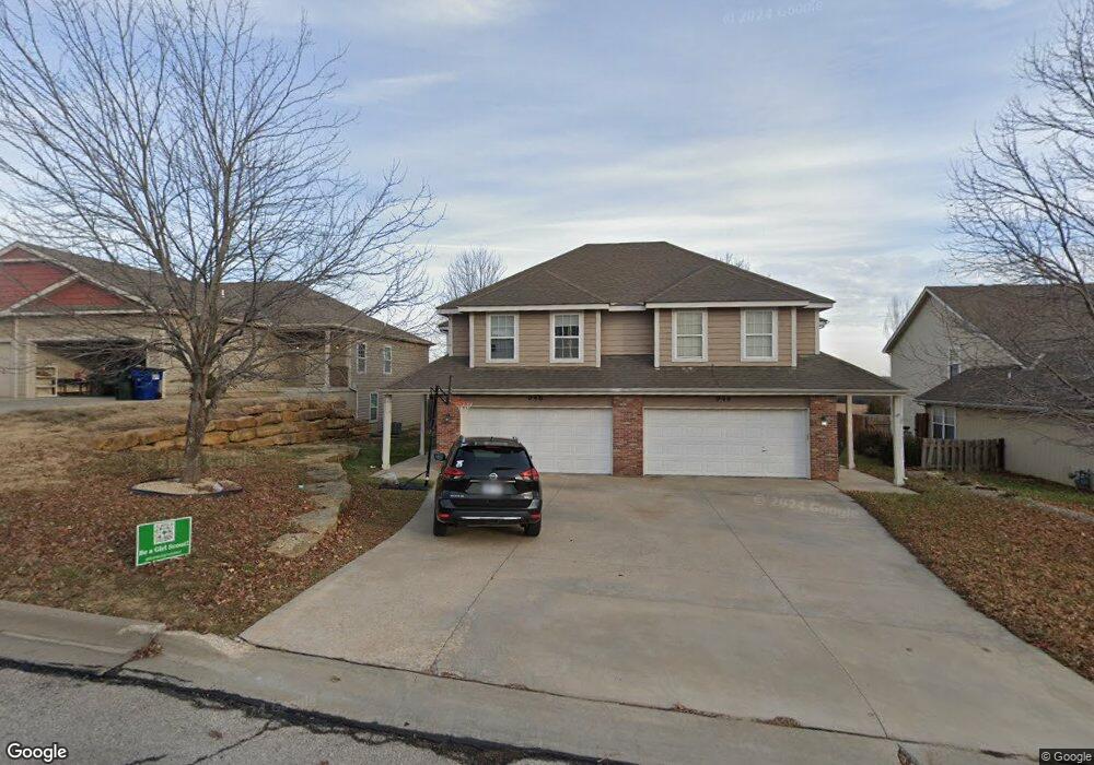 948 N Fieldstone Dr, Lawrence, KS 66049 - photo 1