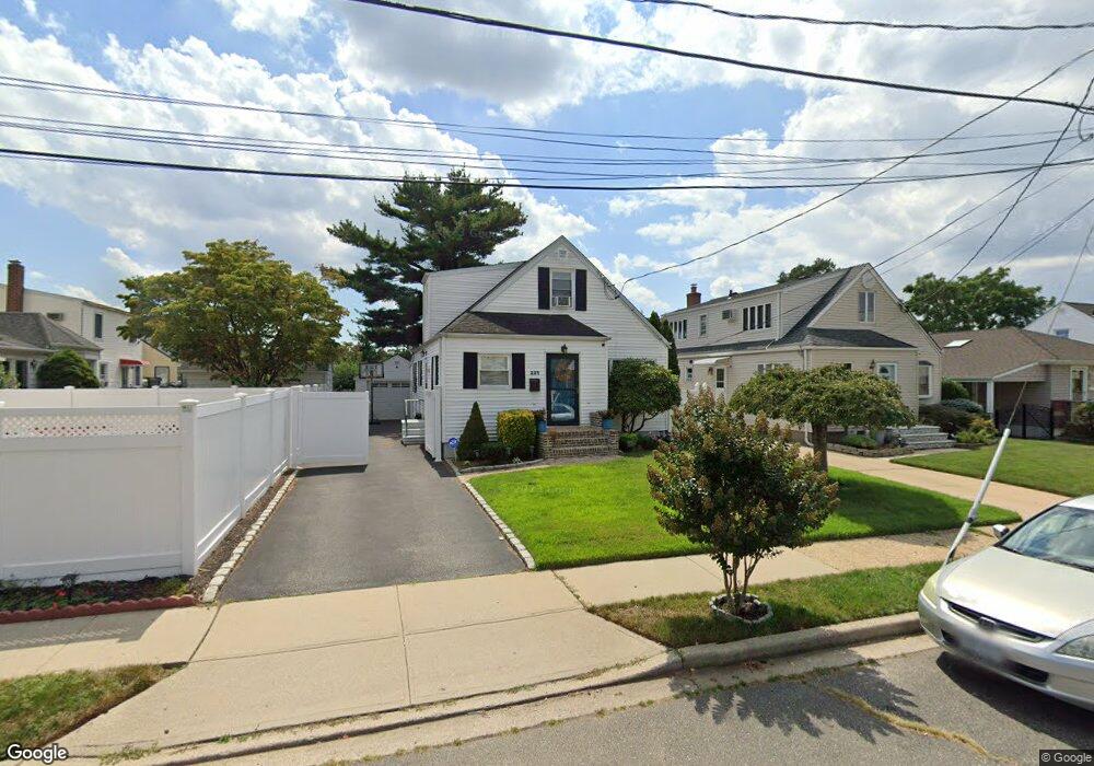 221 Marshall Ave, West Hempstead, NY 11552 - photo 1