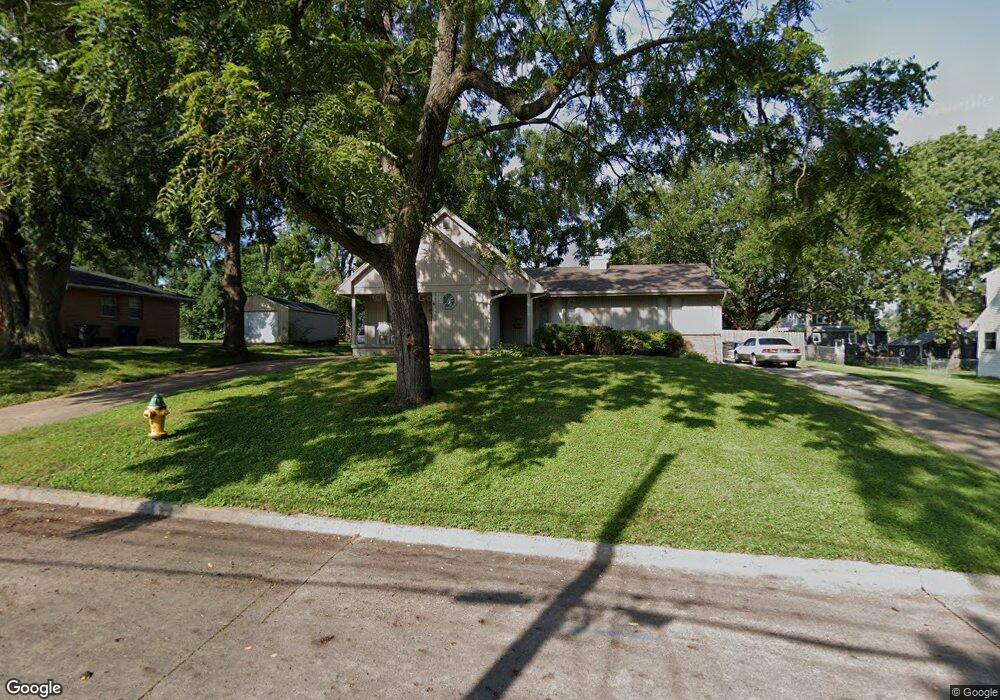 3918 43rd St, Des Moines, IA 50310 - photo 1