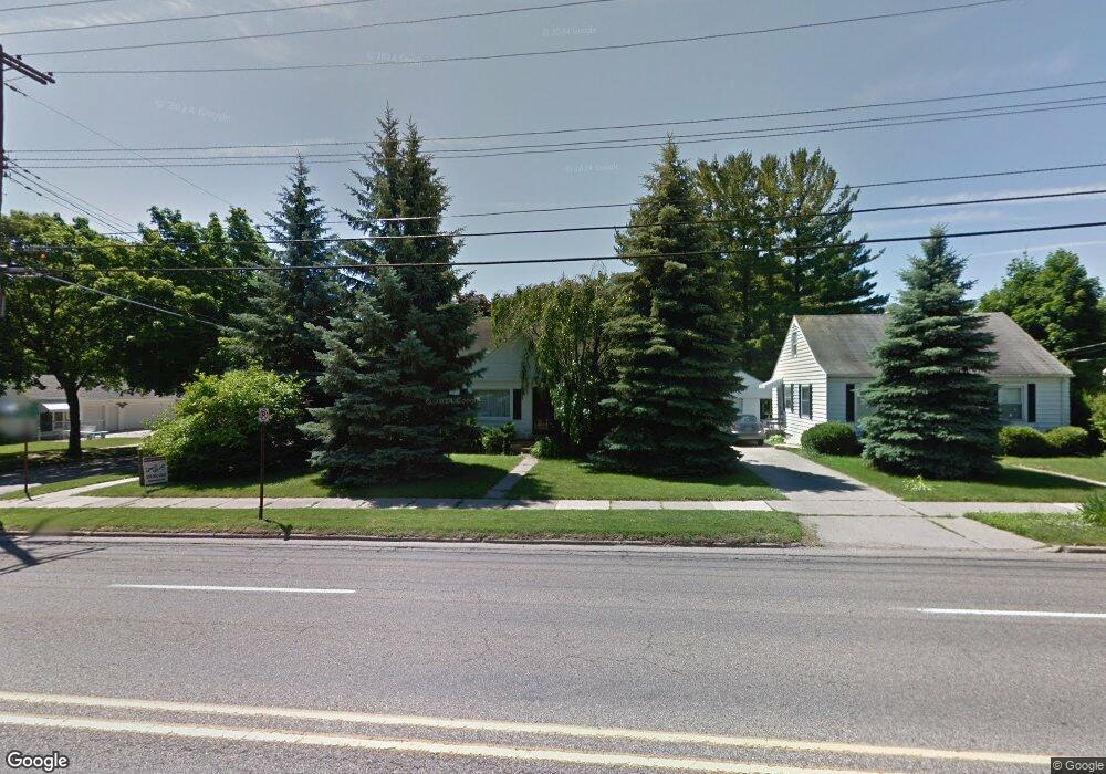 527 W Holmes Rd, Lansing, MI 48910 - photo 1