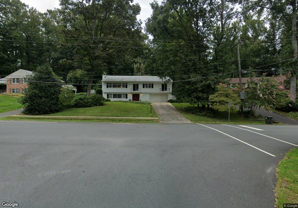 9100 Hamilton Dr, Fairfax, VA 22031 - photo 1