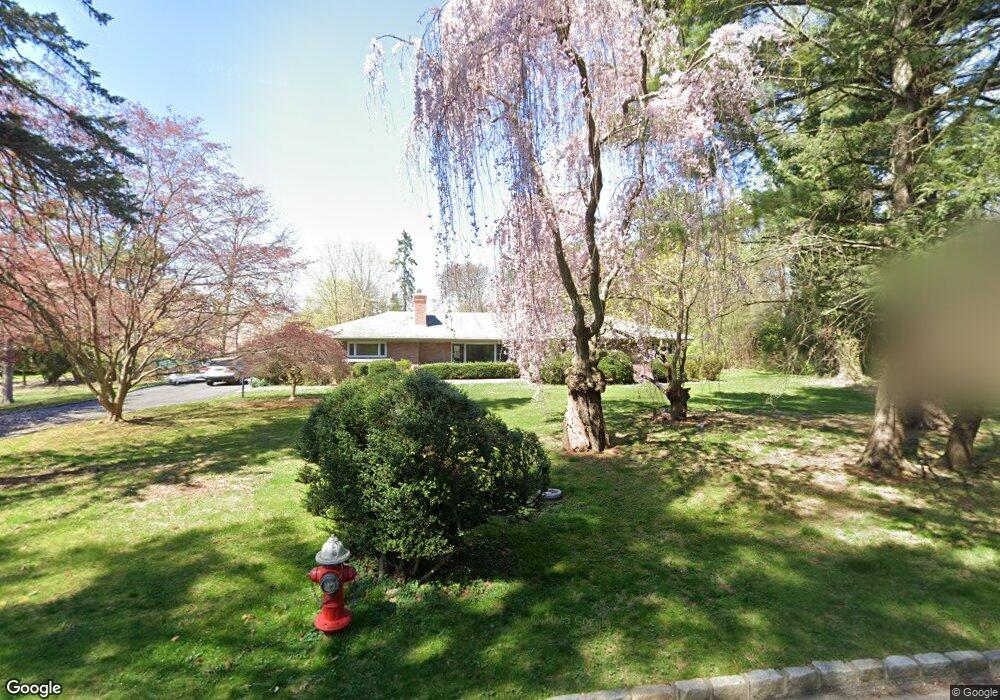 1 Bridle Path E, Port Washington, NY 11050 - photo 1