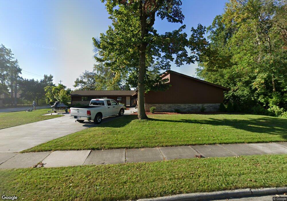 2105 Rheaume Rd, Manitowoc, WI 54220 - photo 1