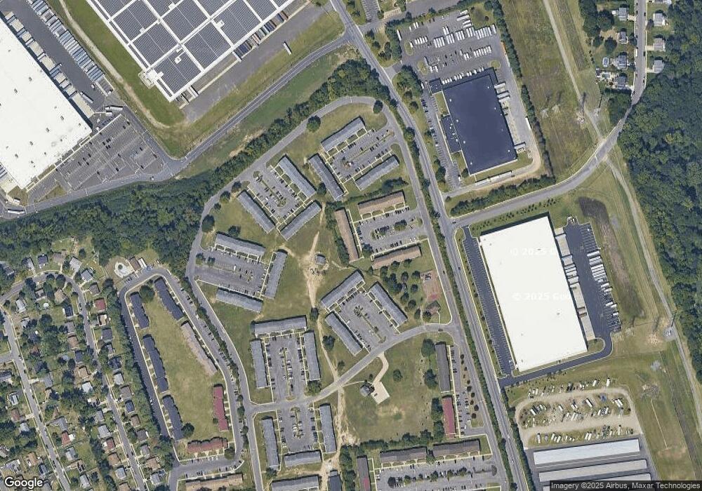 821 Henri Ct unit 821, Burlington, NJ 08016 - photo 1