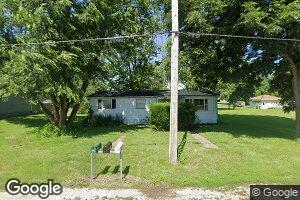 521 N 4th St, Chandlerville, IL 62627