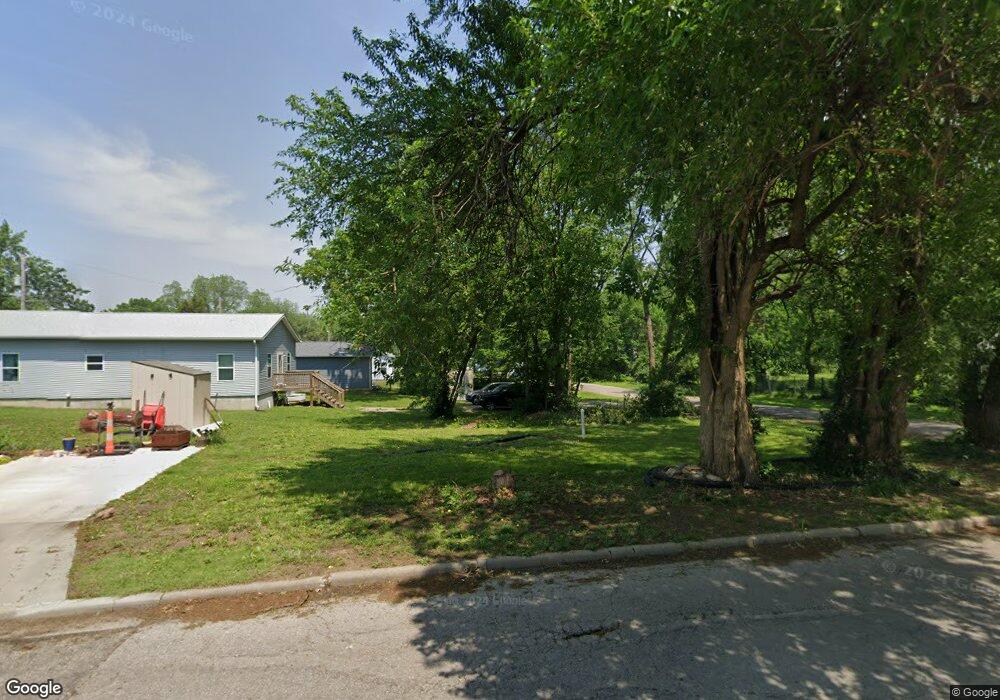 1300 SW 27th St, Topeka, KS 66611 - photo 1