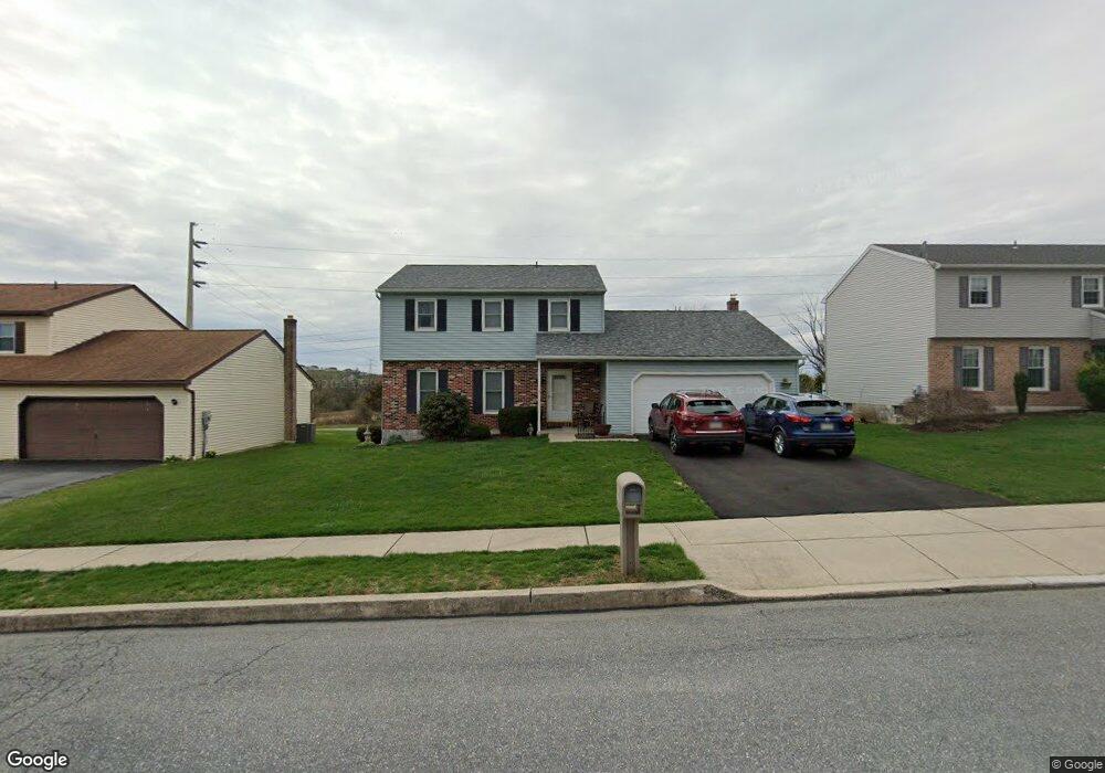 810 Blue Gate Ln, Reading, PA 19608 - photo 1