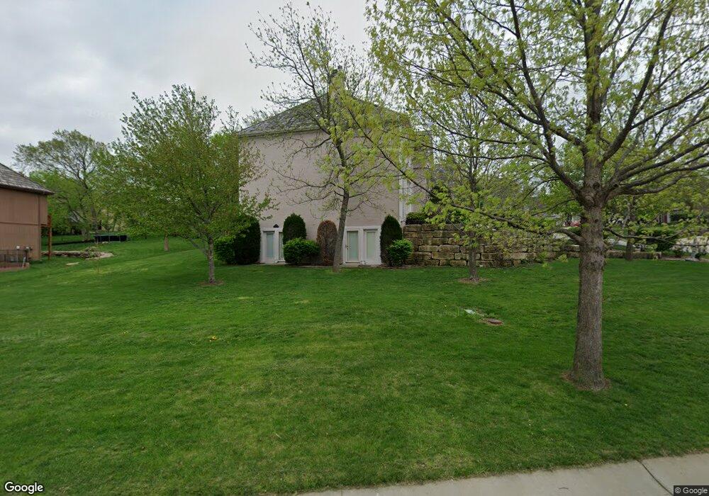 9515 Redbud Ln, Lenexa, KS 66220 - photo 1