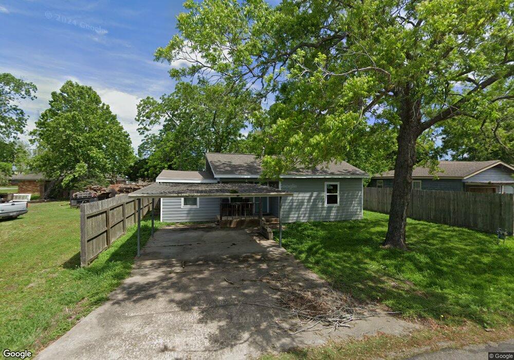 217 217 E New York, Brazoria, TX 77422 - photo 1