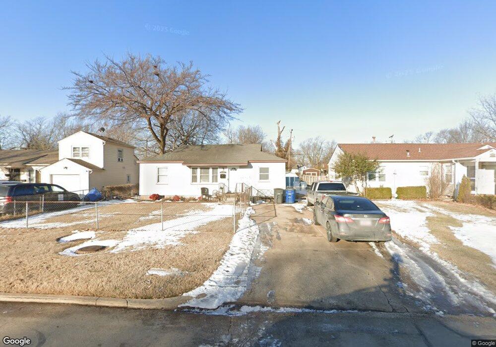 1522 N Columbia Place, Tulsa, OK 74110 - photo 1