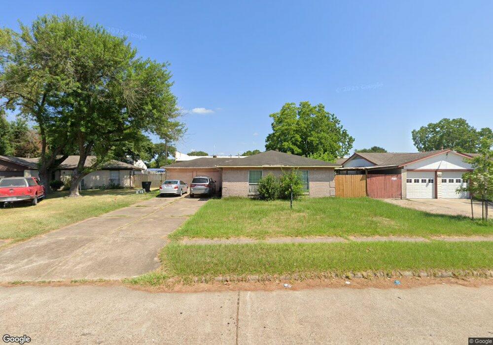 8903 Deer Trail Dr, Houston, TX 77088 - photo 1