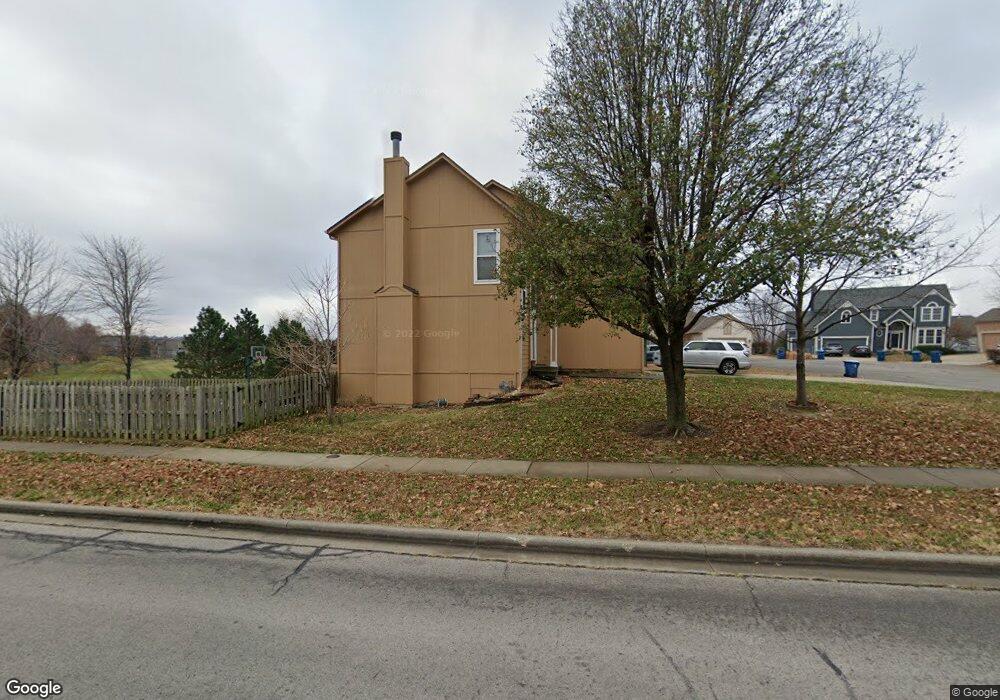 21623 W 58th St, Shawnee, KS 66218 - photo 1