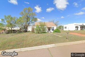 705 N 6th St, Sayre, OK 73662