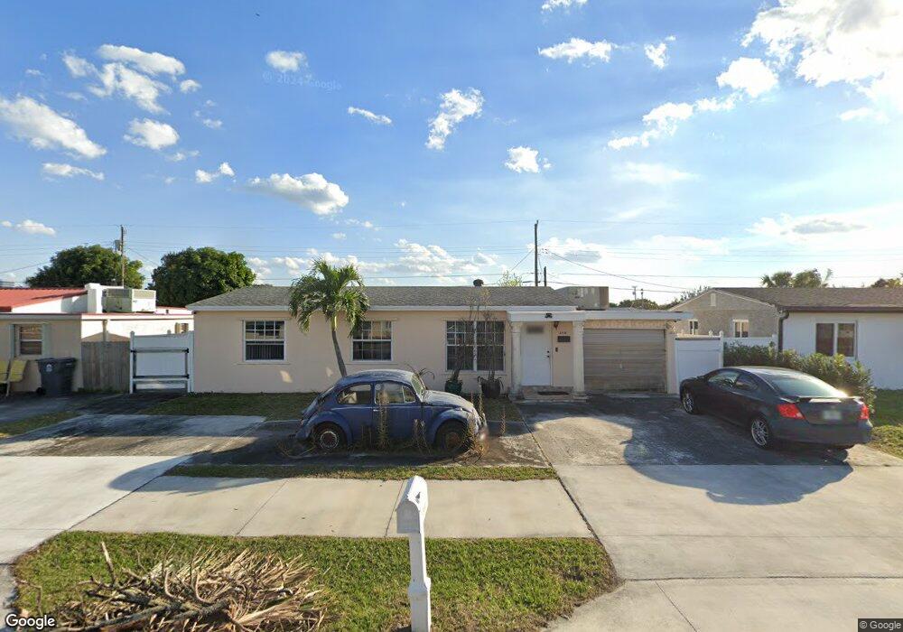 2112 Wellington Rd, West Palm Beach, FL 33409 - photo 1